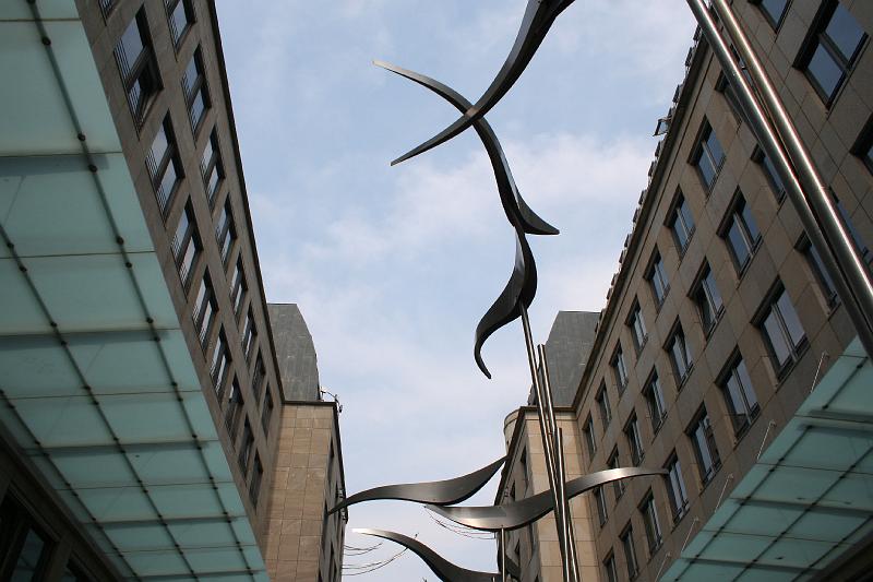 a - Leipzig (10).JPG - Visite de Leipzig - sculpture moderne.